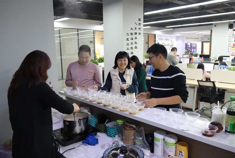 冬至湯圓餃子情，華邦瀛溫暖一家親